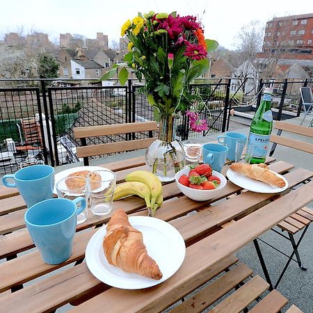 2 Bed Terraced Flat Piccadilly Line Londres Exterior foto