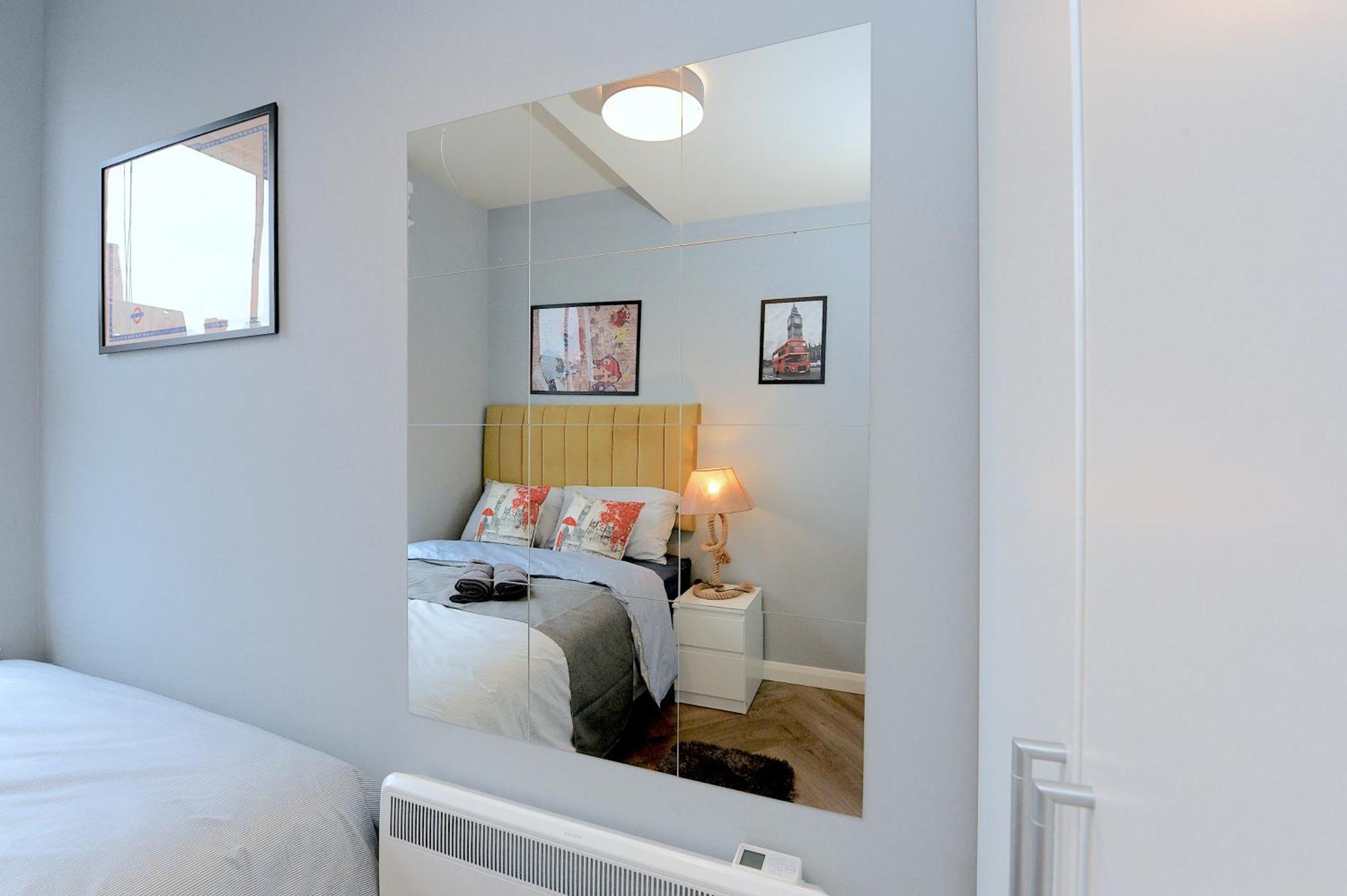 2 Bed Terraced Flat Piccadilly Line Londres Exterior foto