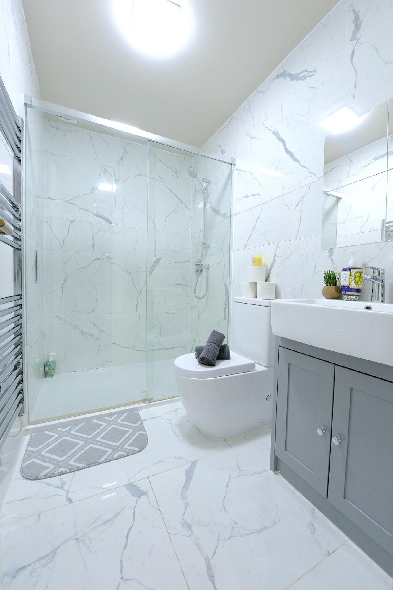 2 Bed Terraced Flat Piccadilly Line Londres Exterior foto
