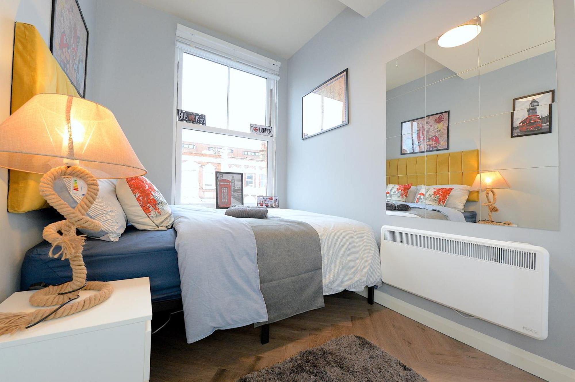 2 Bed Terraced Flat Piccadilly Line Londres Exterior foto